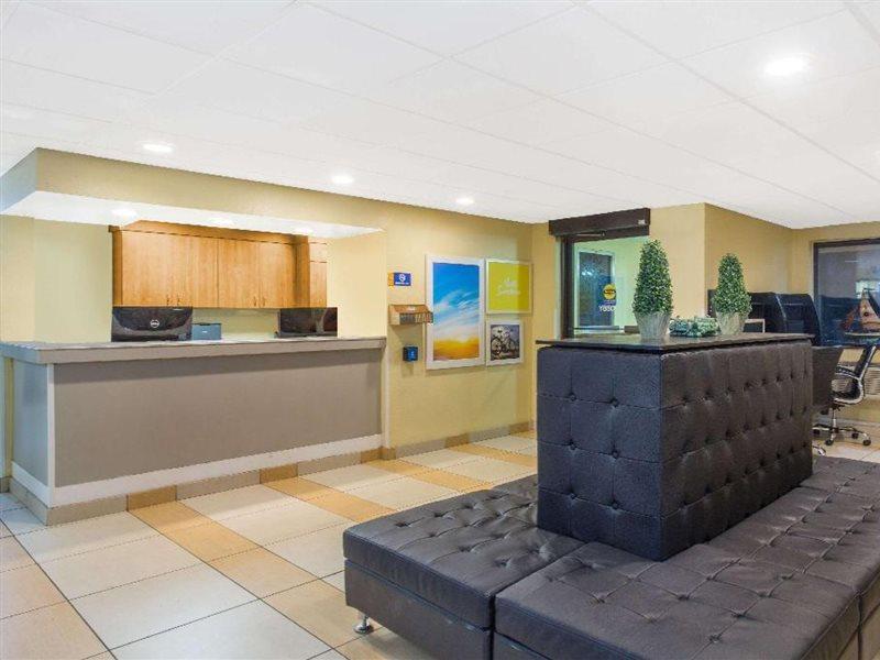 Days Inn By Wyndham Leominster/Fitchburg Area Екстериор снимка