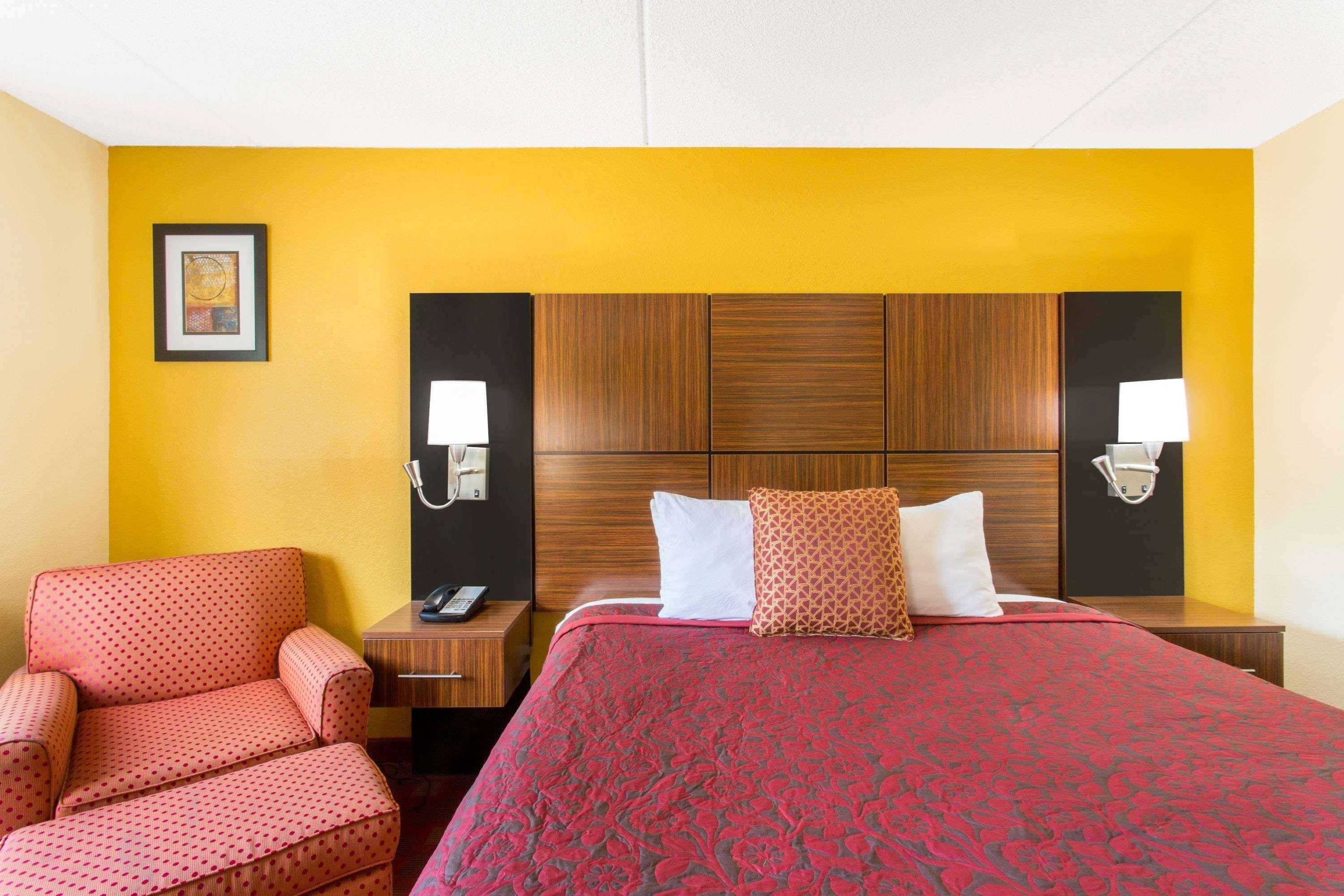 Days Inn By Wyndham Leominster/Fitchburg Area Екстериор снимка