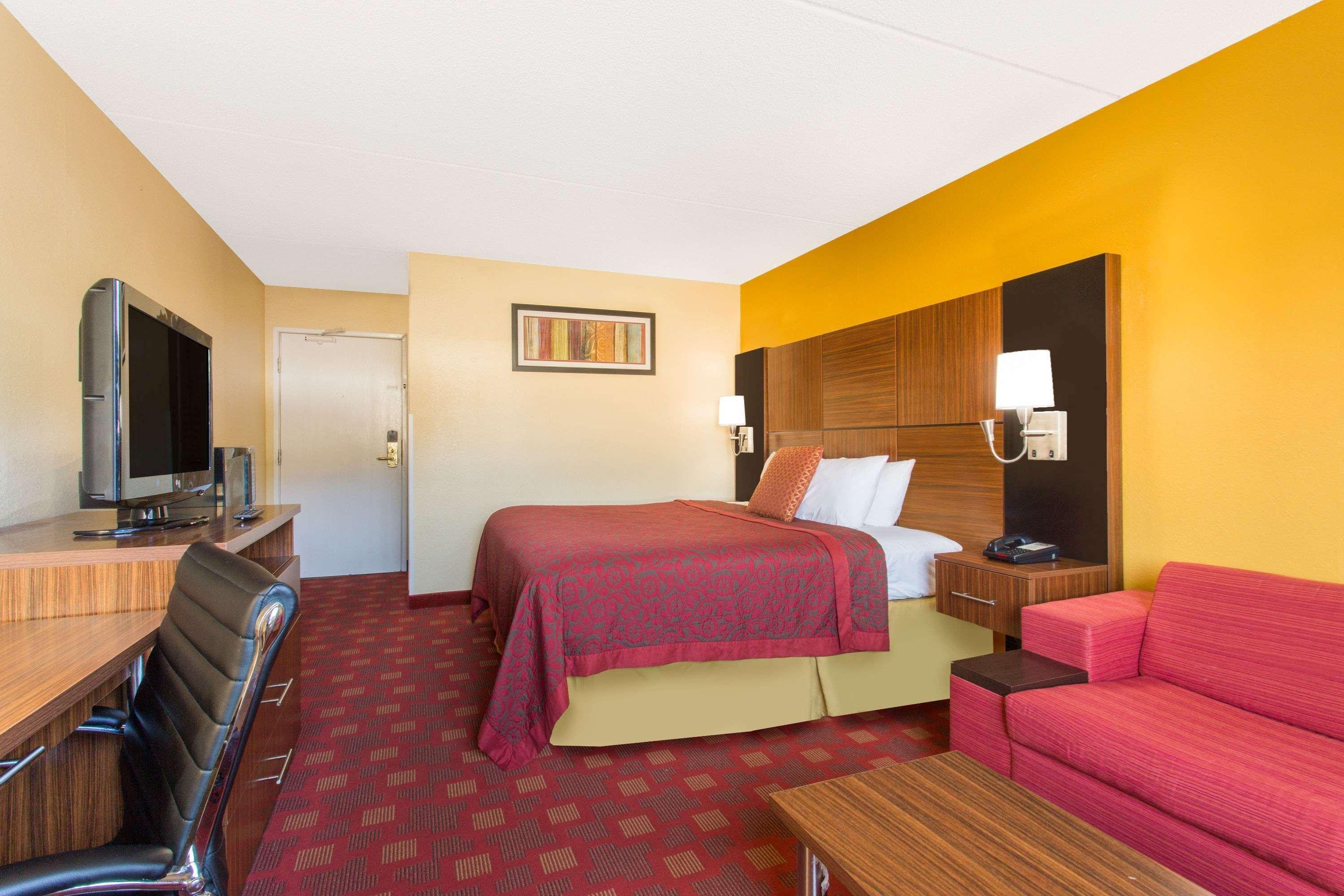 Days Inn By Wyndham Leominster/Fitchburg Area Екстериор снимка