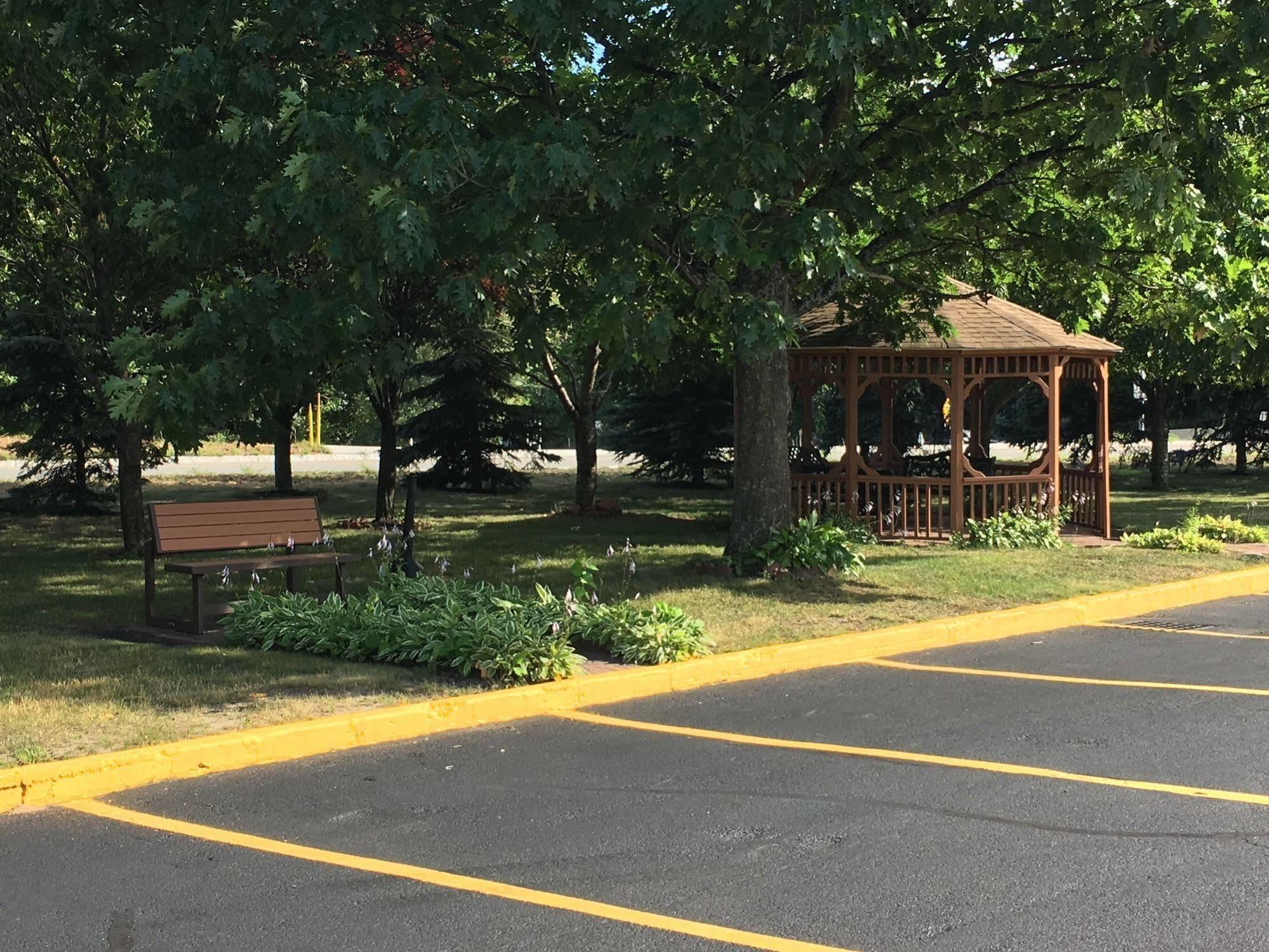 Days Inn By Wyndham Leominster/Fitchburg Area Екстериор снимка
